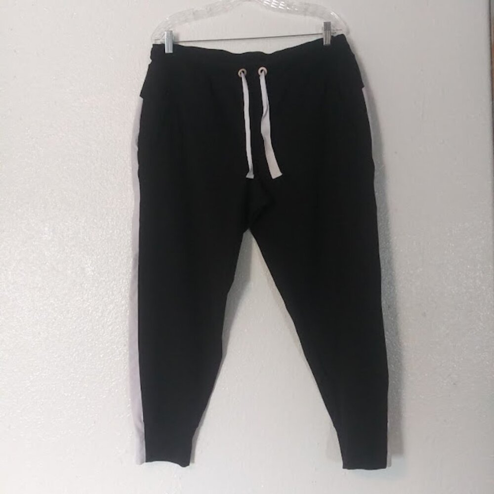 Avia women's size L (12-14) black and white jogger pants